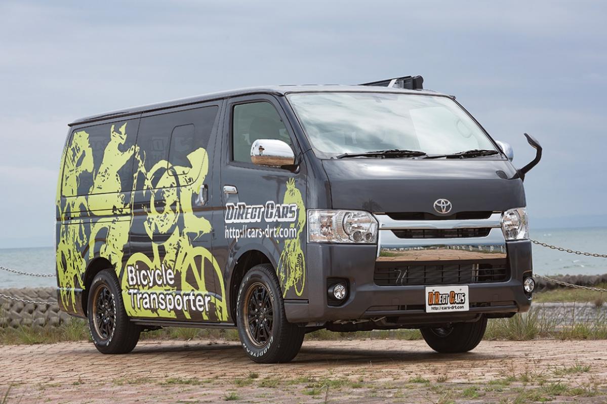 簡易キャンパーで遊ぼう！】トヨタ・ハイエース〈DIRECT CARS／チャリ