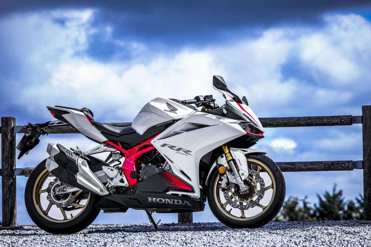 ZX-25Rもいいけれど！ マイナーチェンジで進化した、ホンダCBR250RR が