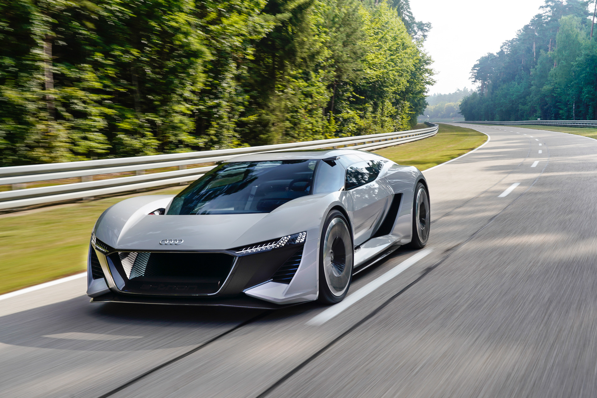 独アウディ、500kW/830Nmを発生するEV「Audi PB18 e-tron」コンセプト