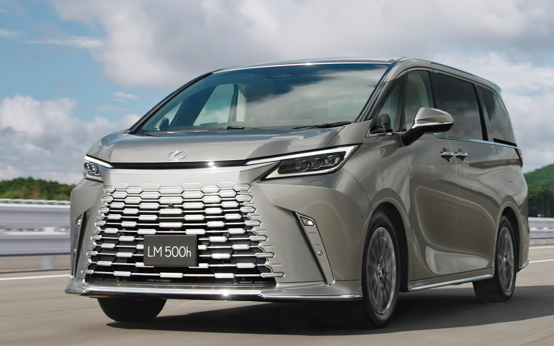 レクサス、新型「LM」国内仕様を受注開始 ショーファードリブンに特化