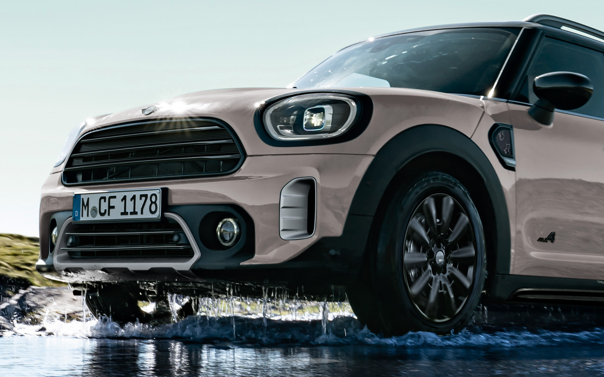 MINI、日本全国200台の限定車「MINI クロスオーバー・ハイランド