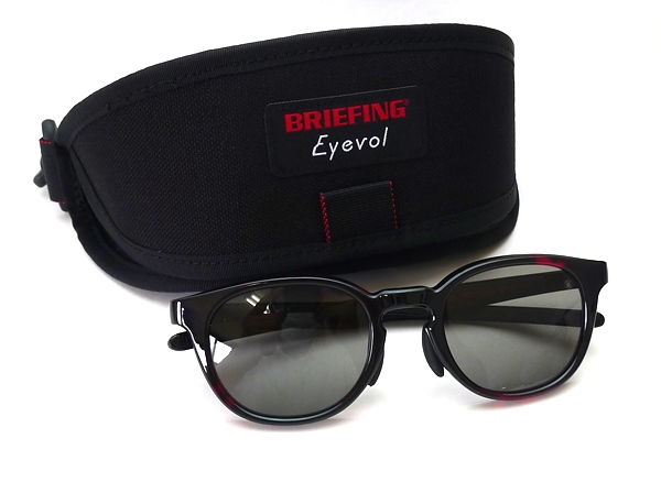 Eyevol（アイヴォル）Eyevol（アイヴォル）x BRIEFING（ブリーフィング