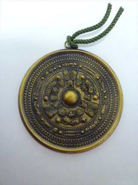 銅鏡手鏡（三角縁神獣鏡モデル）真鍮 | はにわ処さかもと商店 埴輪