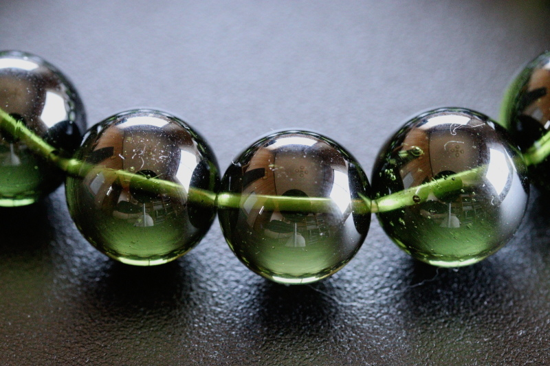 究極！完全天然12.5mm玉！超高波動チェコ産モルダバイトブレスレット