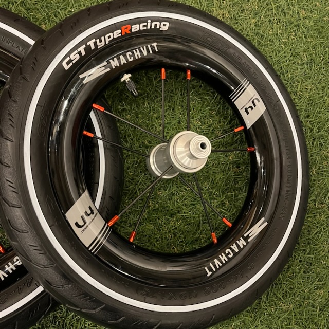 マッハビットV4 カーボンホイール ビッちゃん組み立て | 自転車屋ビッ