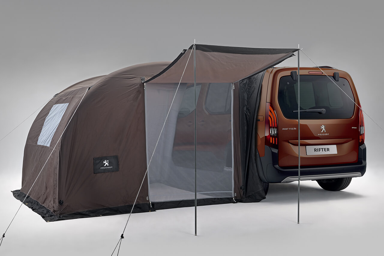 プジョー・リフター」でのオートキャンプに！ 純正のエアフレームカー