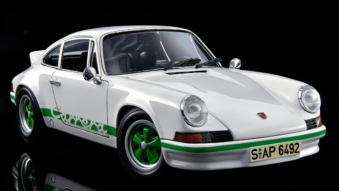 最高のボディ形状を目指してプラモデルを徹底改修！「ポルシェ911