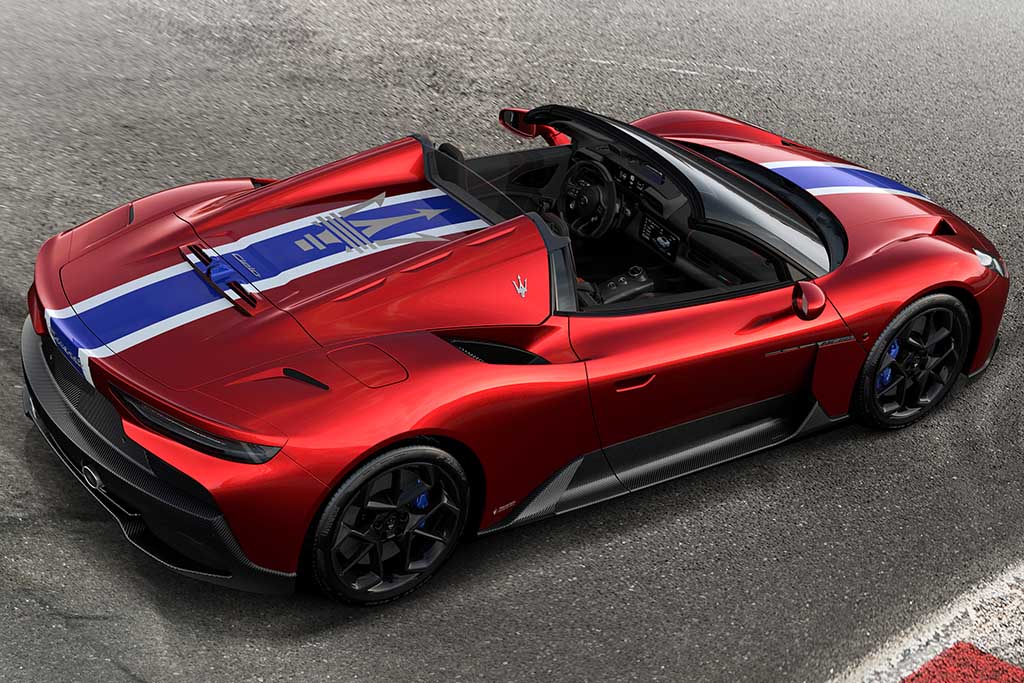 2色の日本限定モデル各2台生産！マセラティ、「MC20チェロ・ブルー