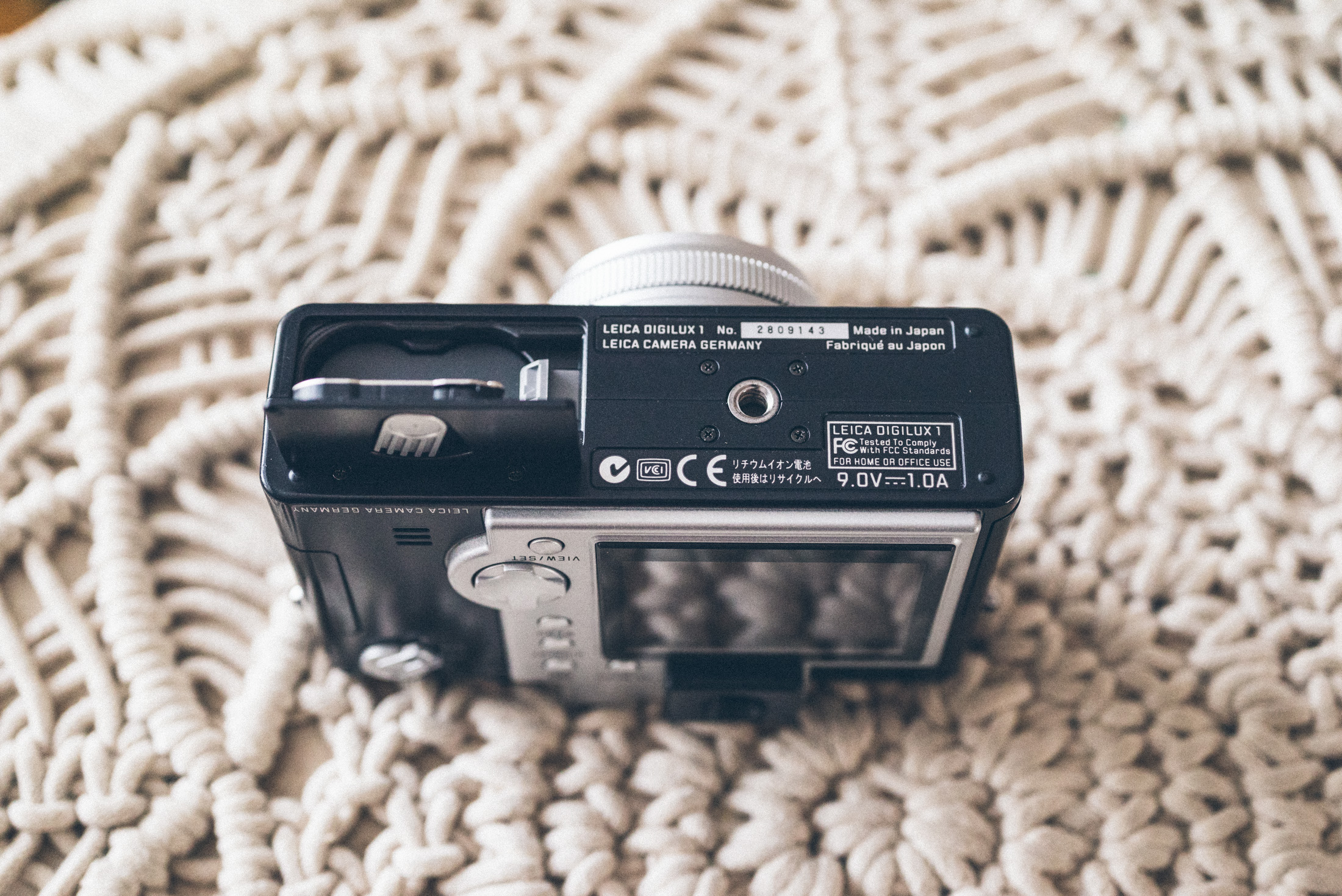 Leica Digilux 1 Review: Red Dot Digital Disaster - Casual Photophile