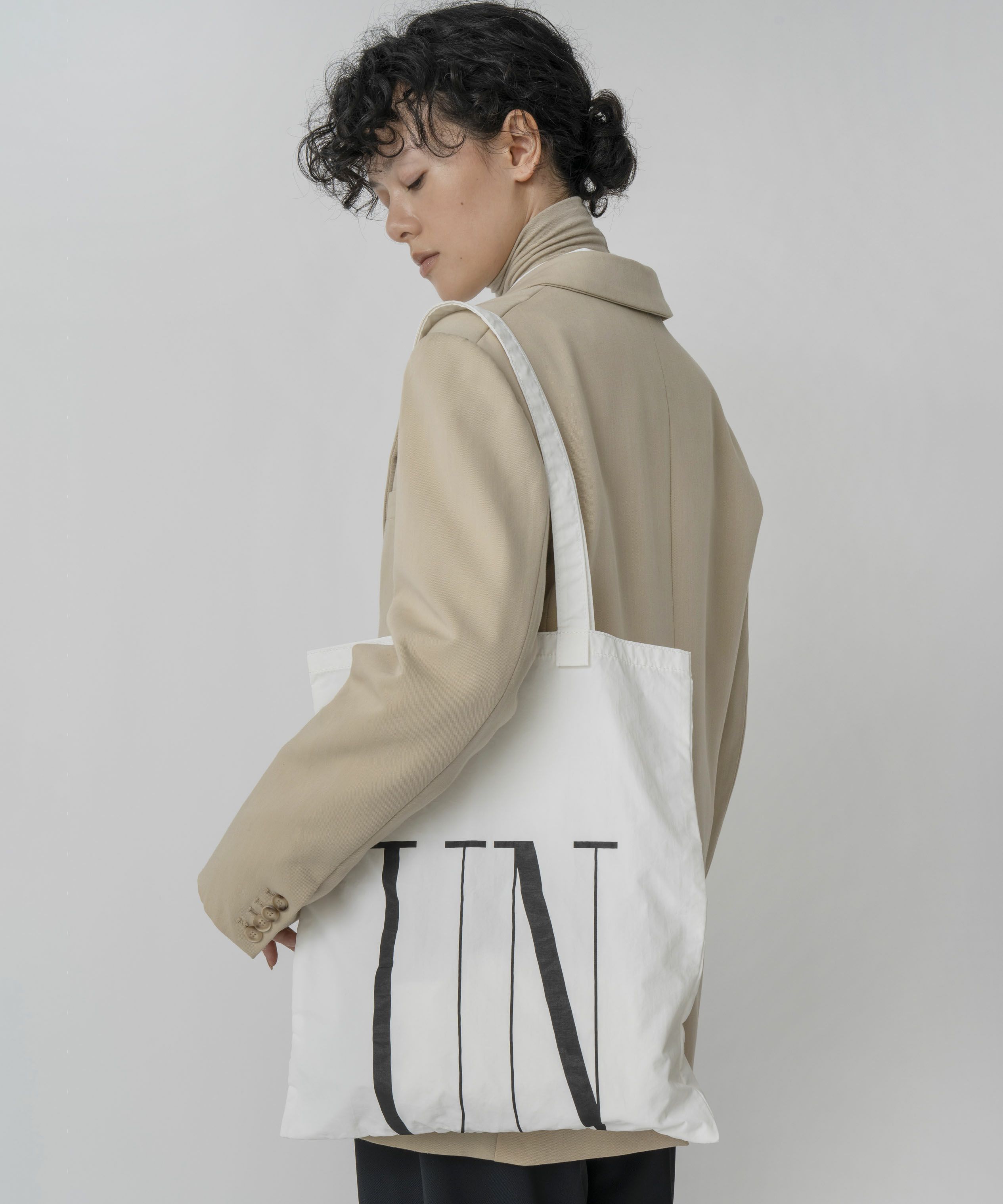 LE VERNIS] Tote bag -UN- | CASSELINI ONLINE SHOP