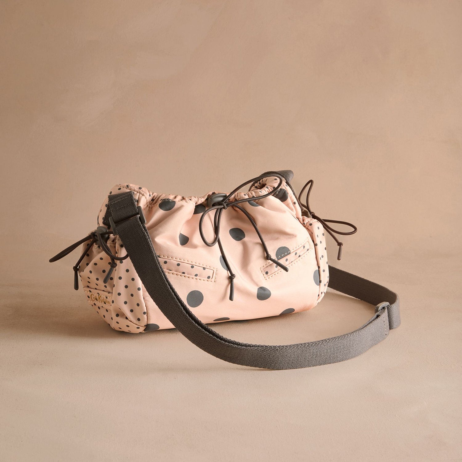 FM ユーティリティ クロスボディバッグ Pink Spot | Cath Kidston 日本