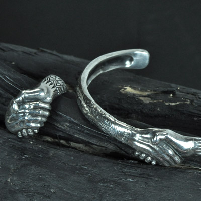 Shake Hands Bangle RD43