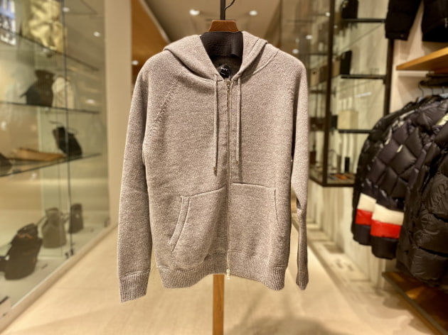 あっ！少し寒い…」そんな時＜BAFY（バフィー）＞のニットパーカで