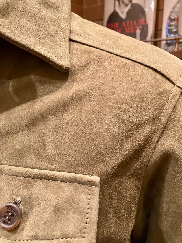 EMMETI〉ディレクター中村による渾身の別注スエードシャツブルゾンを