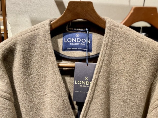 LONDON TRADITION＞×BEAMS LIGHTS別注ノーカラーコート｜ビームス