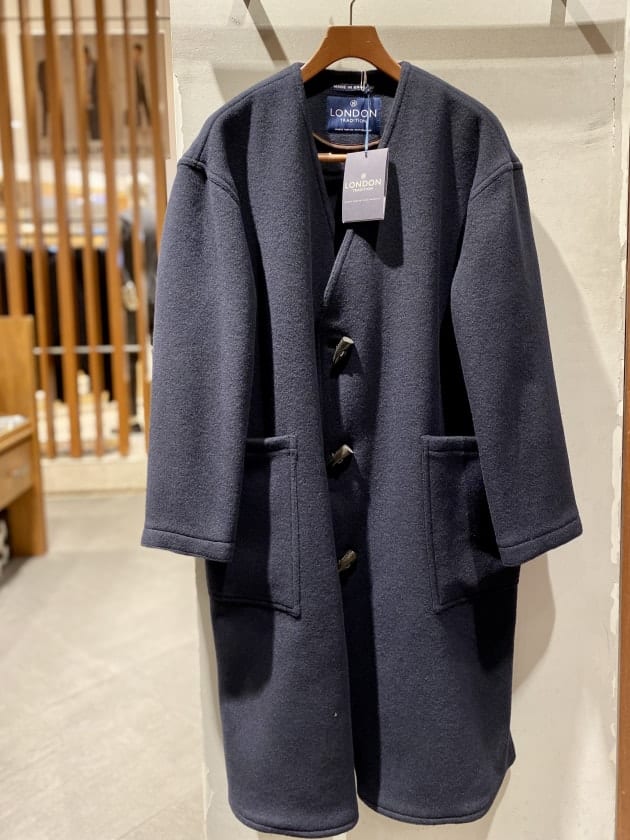 LONDON TRADITION＞×BEAMS LIGHTS別注ノーカラーコート｜ビームス