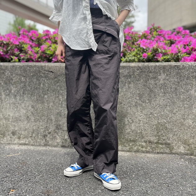 春夏シーズンでも楽しみたい！新型のミリタリーパンツ！｜ビームス