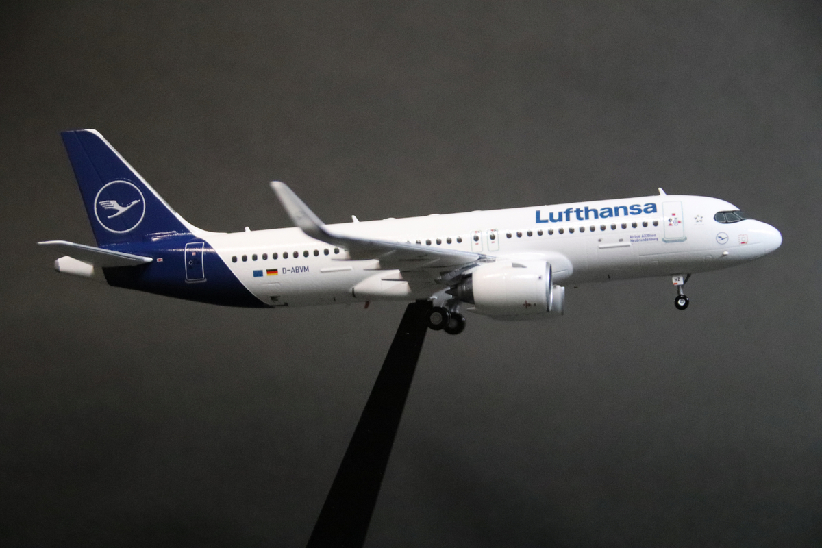 ハセガワ 1/200 A320neo Lufthansa 完成編 - のぞみの製作日記