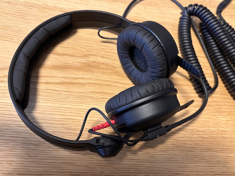 ヘッドホンレビュー SENNHEISER HD25 - 発売以来37年生き延びた