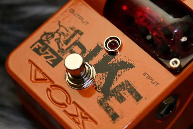 Voxの超個性派オクターブファズ「Vox Trike Fuzz」レビューします