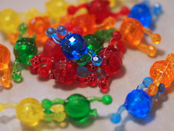 レトロビーズ（昭和のビーズ） - 梅花のいろとかたち