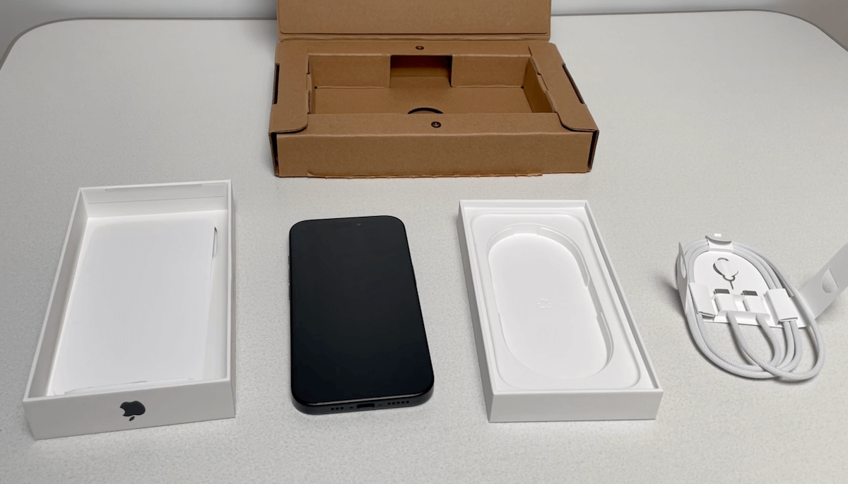 開封レビュー】iPhone 16の付属品一覧と必要なもの - iPhone Wiki