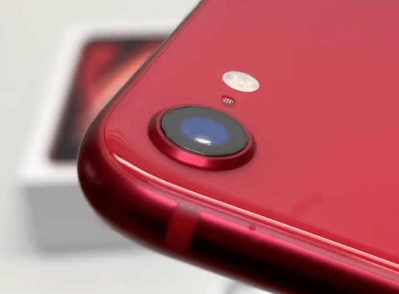 実機写真あり】iPhone SE2 レッド（赤）のデザイン｜色合い・カメラの