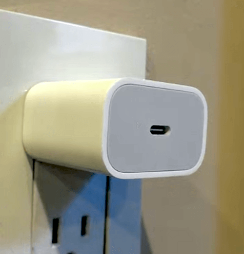 開封レビュー】iPhone 15を購入してみた！付属品と必要なもの - iPhone