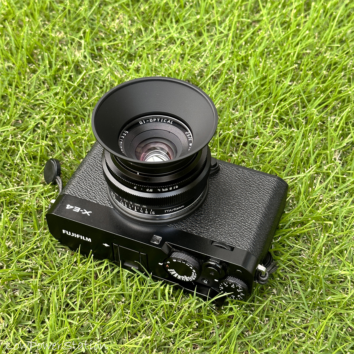 早く装着すればよかったTTArtisan 25mm f/2の純正レンズフード - 和田