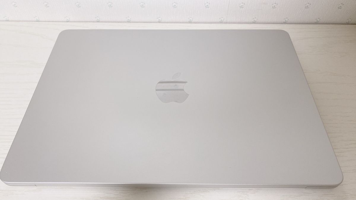 マックブックエアー M2 シルバー Apple MacBook Air 13.6
