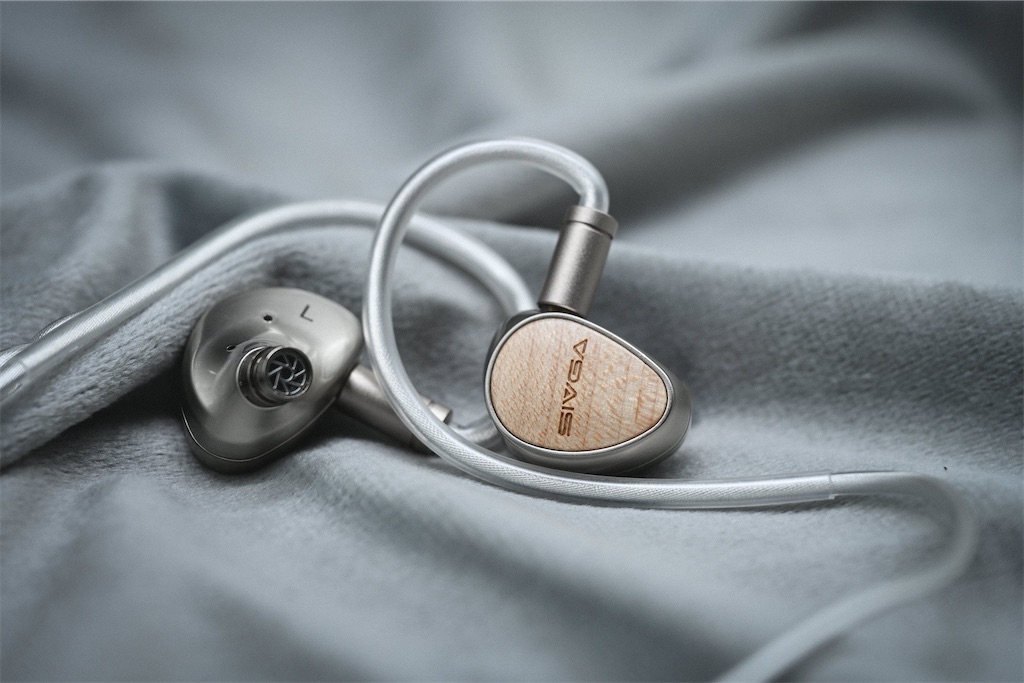 ベリリウム振動板採用 1万円最強クラスの有線イヤホン 「SIVGA Que (鵲