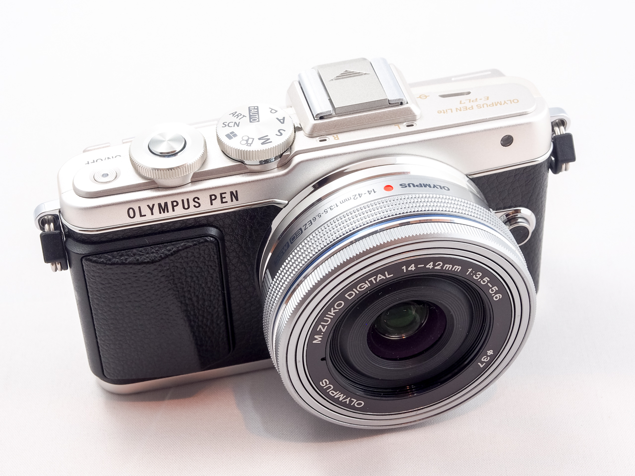 後継機の噂もありますがE-PL6から「PEN Lite E-PL7」に買い換えました