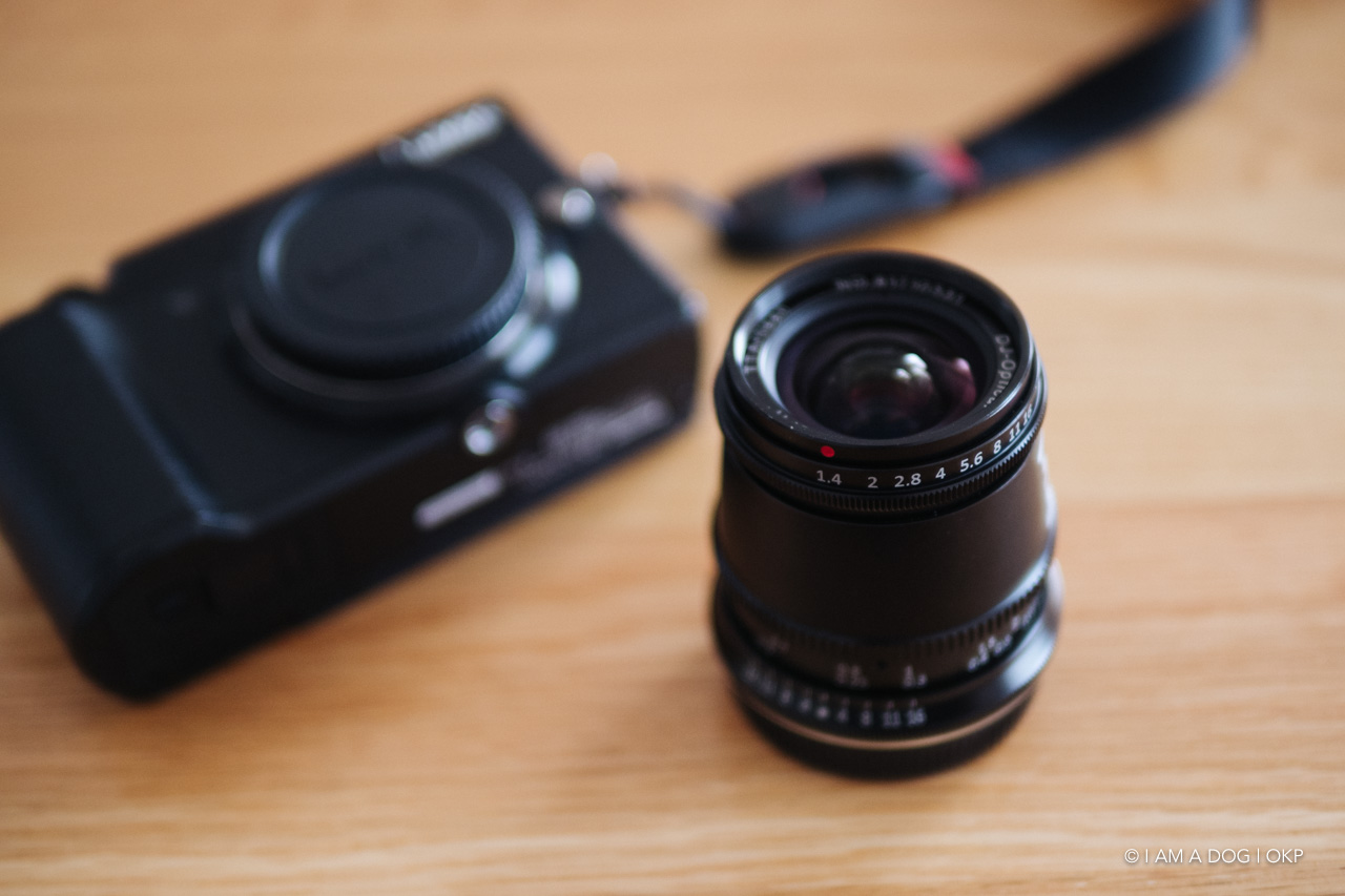 F1.4のコンパクトな広角単焦点レンズ、銘匠光学 TTArtisan 17mm f/1.4C