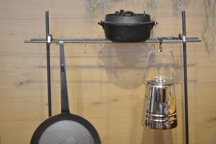 SomAbito（ソマビト）新商品「パラレール焚火ハンガー」が便利すぎる