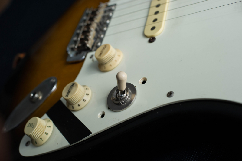 Fender JAPAN ST 57-115 改造 その8 - エフェクター写真館