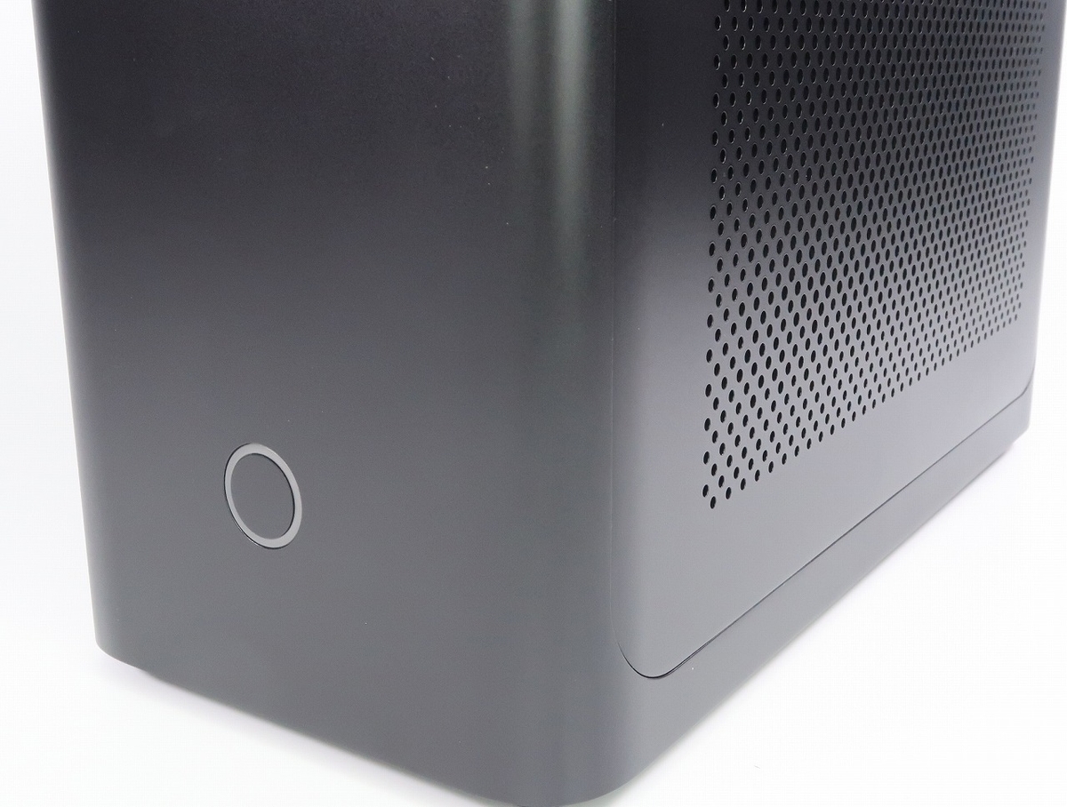 ユニデザインは美しい！】IQUNIX社 Aluminum Mini-ITX Case 「ZX-1」を