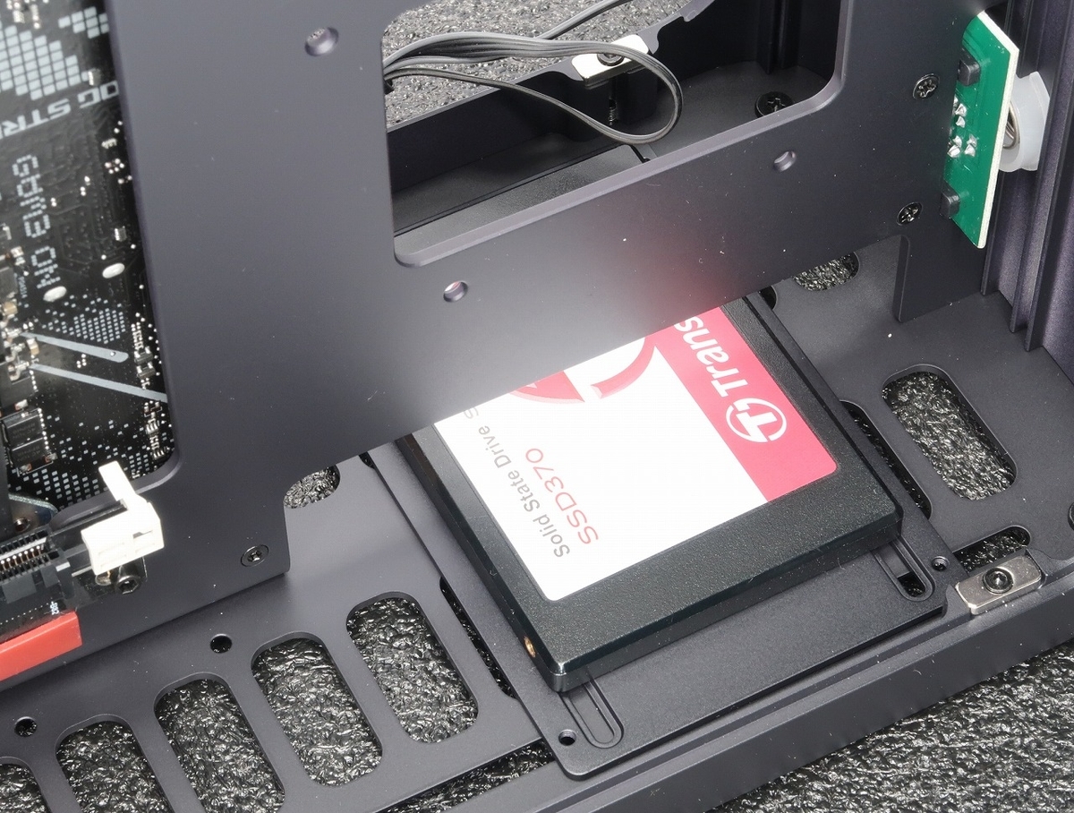 ユニデザインは美しい！】IQUNIX社 Aluminum Mini-ITX Case 「ZX-1」を