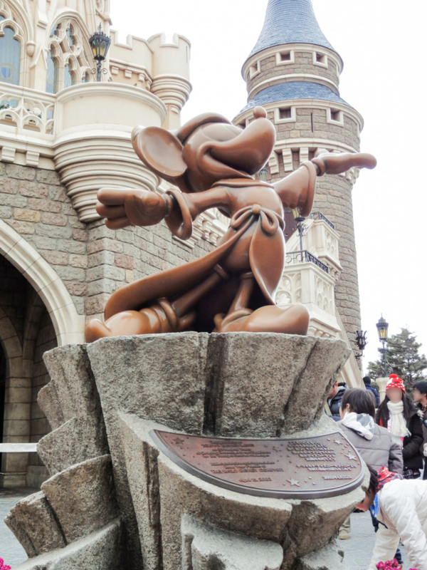 東京ディズニーリゾートのブロンズ像を巡る - 舞浜新聞