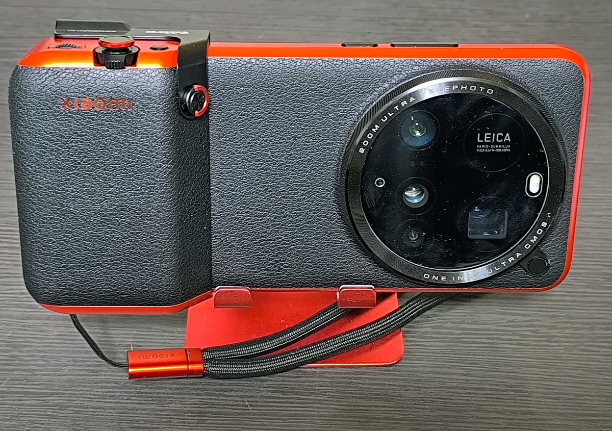 Xiaomi 15 Ultra」Photography Kitとクリアケースの役割分担 - 餃子