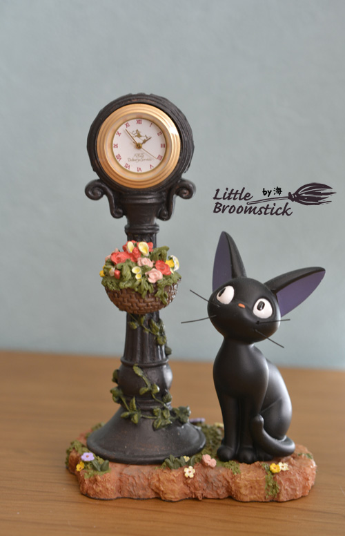 No.11 ジオラマ置時計街角のジジ - LittleBroomstick