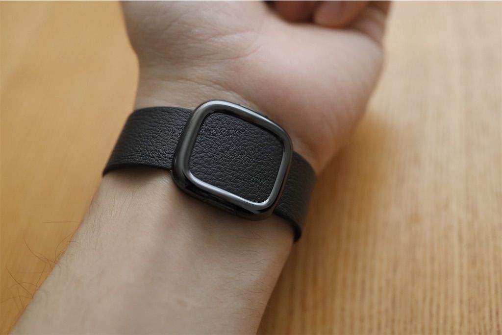 Apple Watchの純正バンド「モダンバックル」を買ったのでさくっと