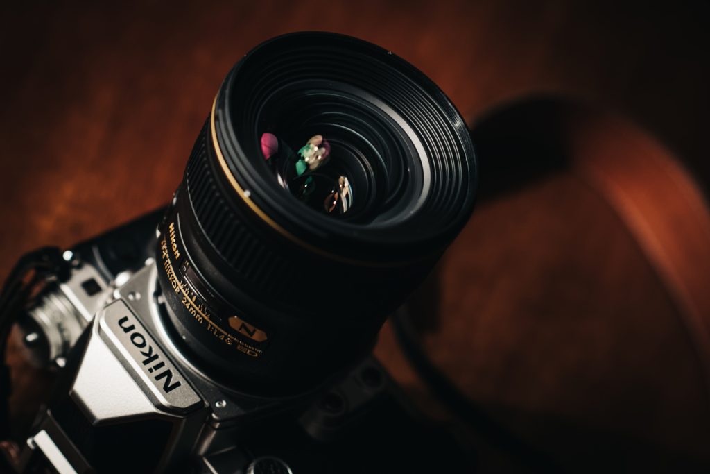 レンズポルノ #5 - AF-S NIKKOR 24mm f/1.4G ED - bluelines