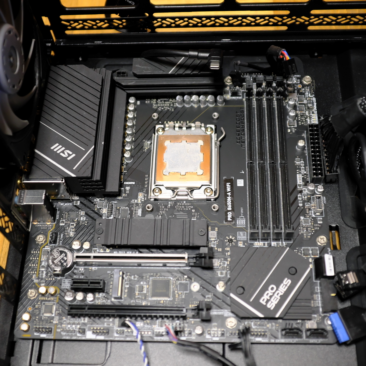 新しい B850 チップセット！ GIGABYTE B850M AORUS ELITE WIFI6E ICE