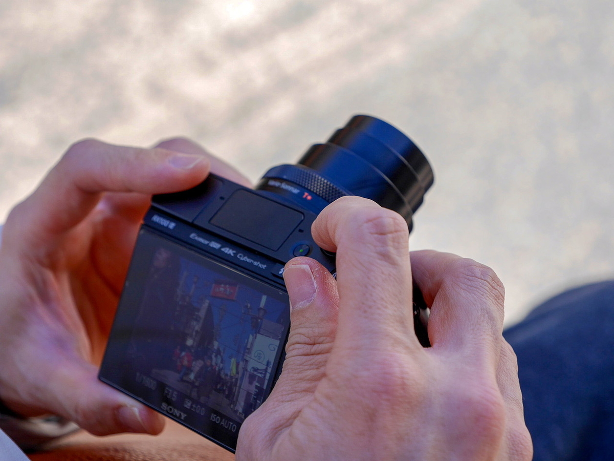 愛用のデジタルカメラ「ソニー サイバーショット RX100 VI」コンパクト