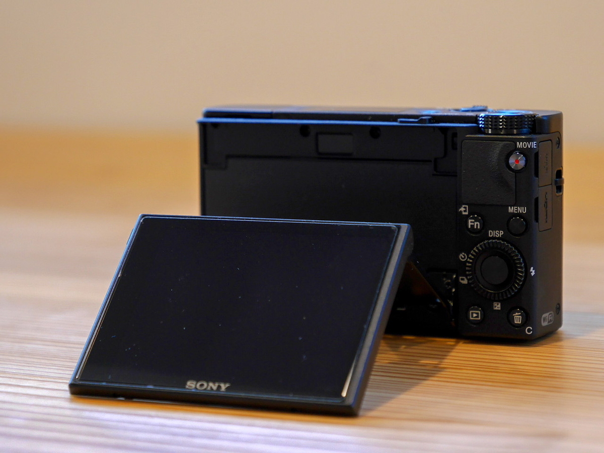 愛用のデジタルカメラ「ソニー サイバーショット RX100 VI」コンパクト
