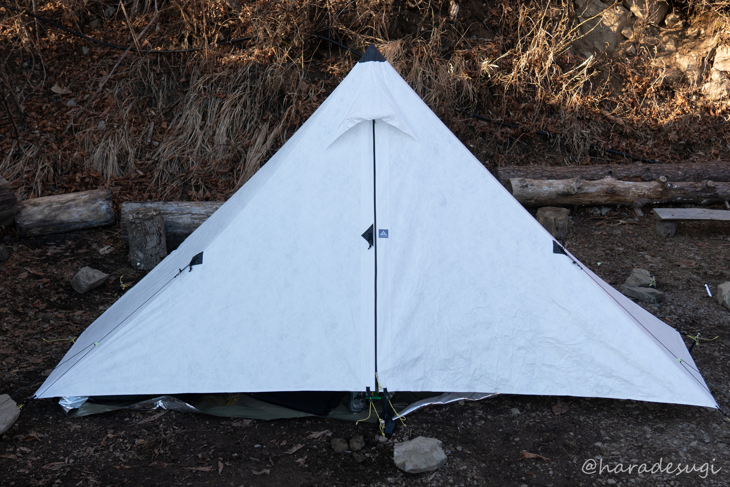 Locus Gearのフロアレスシェルター「Khufu Tyvek（クフタイベック