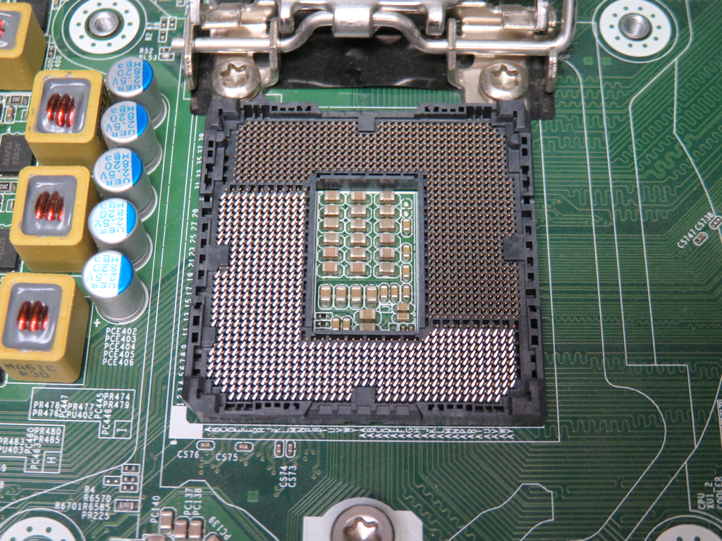 Dell OptiPlex 3060 SFF の CPU交換（Core i3-8100 → Core i7-8700