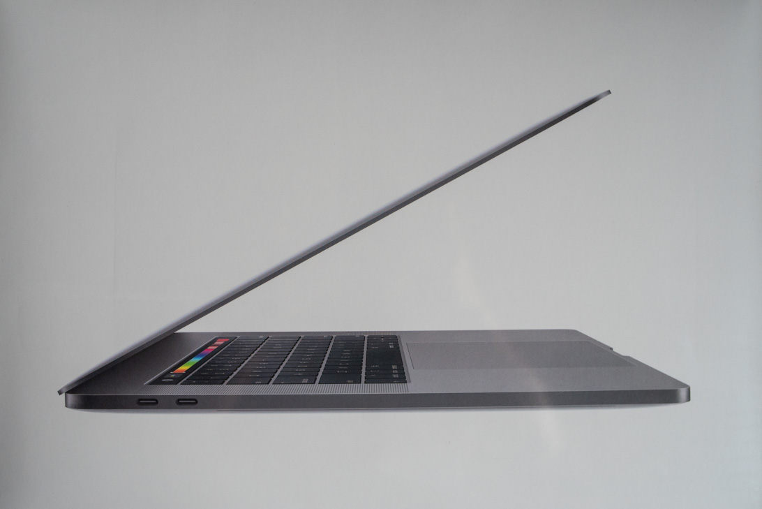 2018年モデルの15インチMacBook Proを（ほぼ）特盛で買ったのでMid