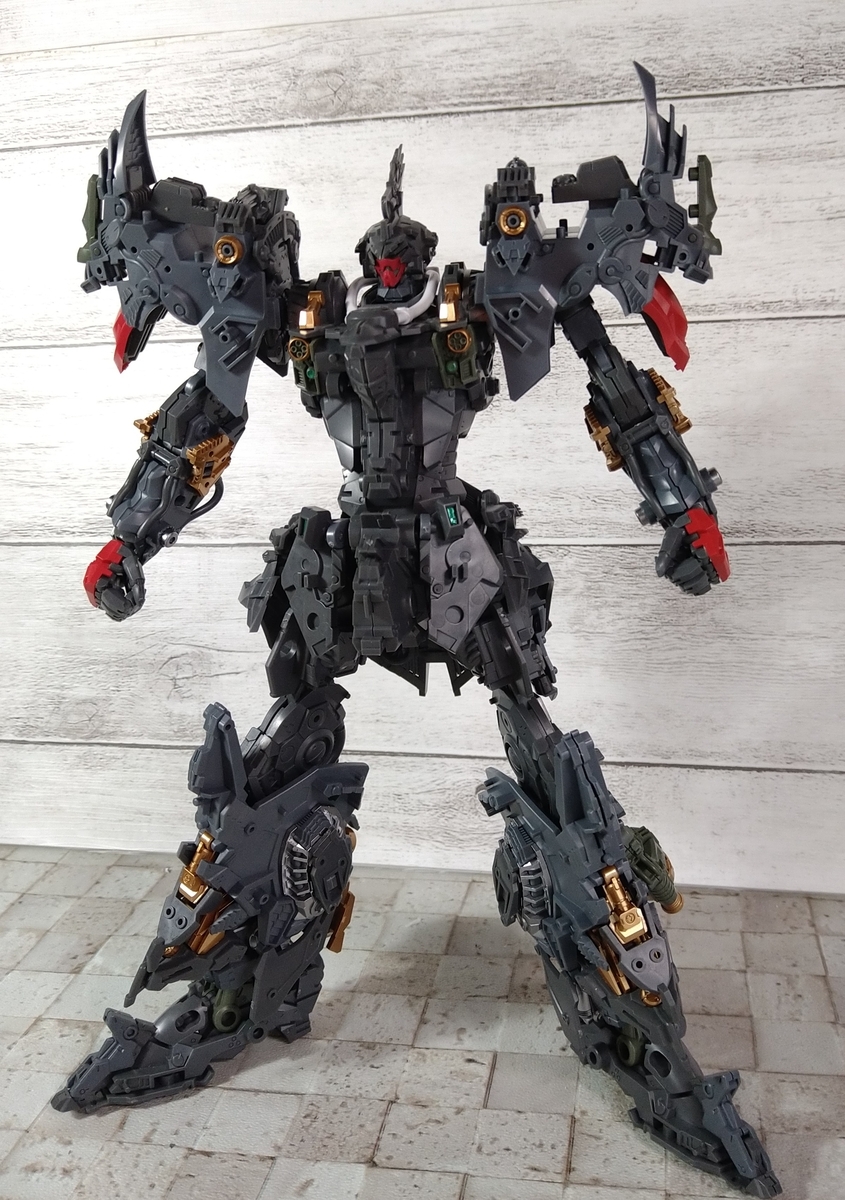 総パーツ数900以上の狂気！ガンプラMGを遥かに越えた規格外の極上