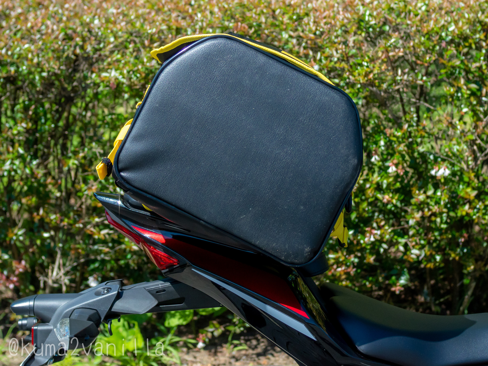 レビュー】ZX-25Rで大型リアバッグ「ゴールドウイン GWM X-OVER 35」を